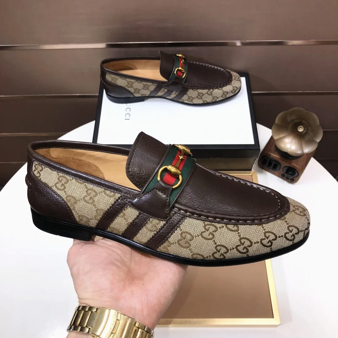 Men's shoes 💰600💰 Brand: GUCCI (Gucci) Standard size: Men's size 38/44 (45 can be customized) Grade: Same as the official website Original quality Material: Original cowhide Water-dyed cowhide lining Original rubber outsole Style category: Men's fashionable casual leather shoes Distinguished big-name luxury elements Top luxury Color: Actual picture